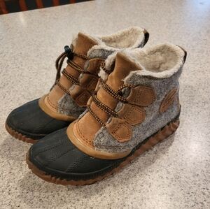 Kids sorel boots